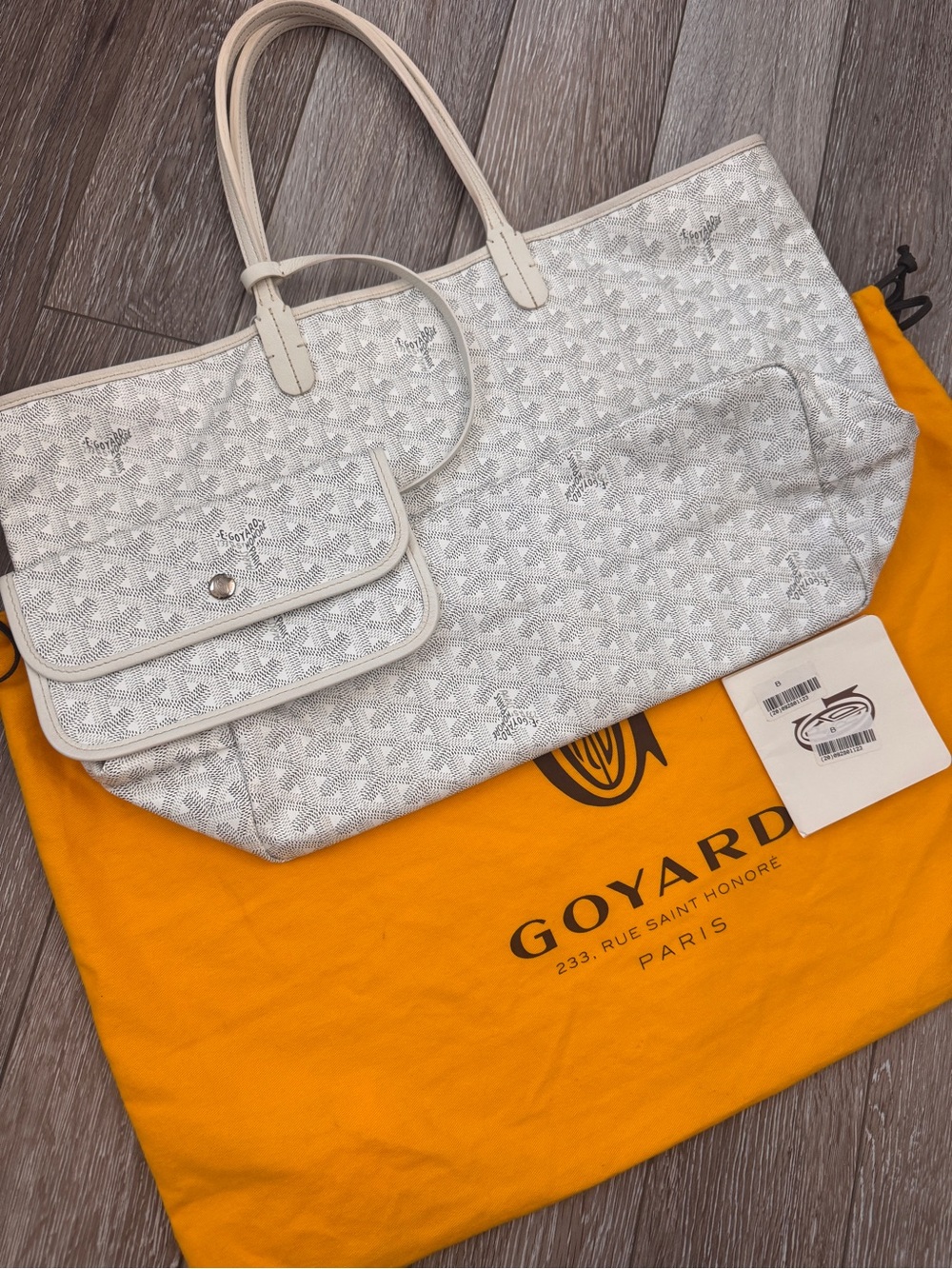 Goyard Saint Louis Tote in White with Matching Pouch - Picture 9 of 12